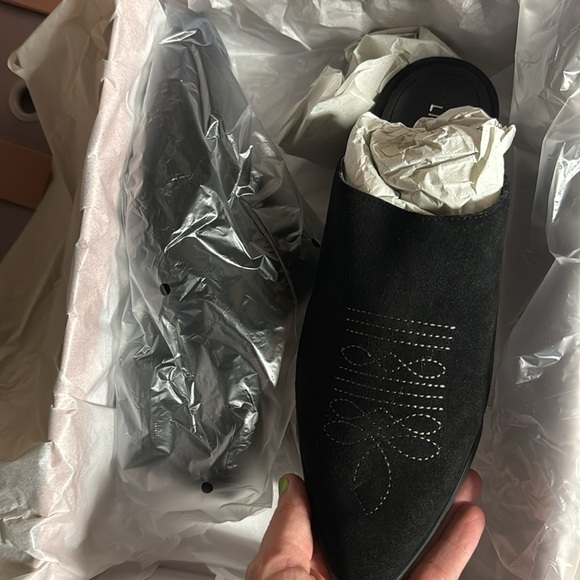 Lisa Vicky Black Suede Pointy Toe Skip Heeled Mule Western Embroidered - Picture 2 of 3